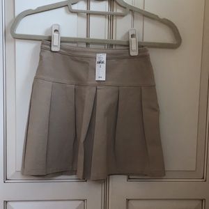 Girls khaki Gap uniform skirt size 8 (M)